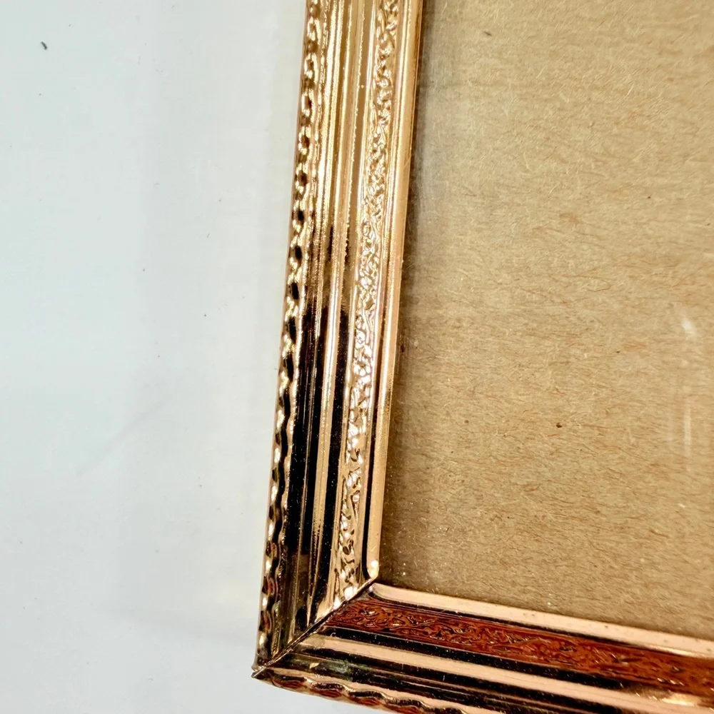 Vintage MCM Bi-Fold Etched Gold Tone Metal‎ Photo Picture Frame Double Hinged